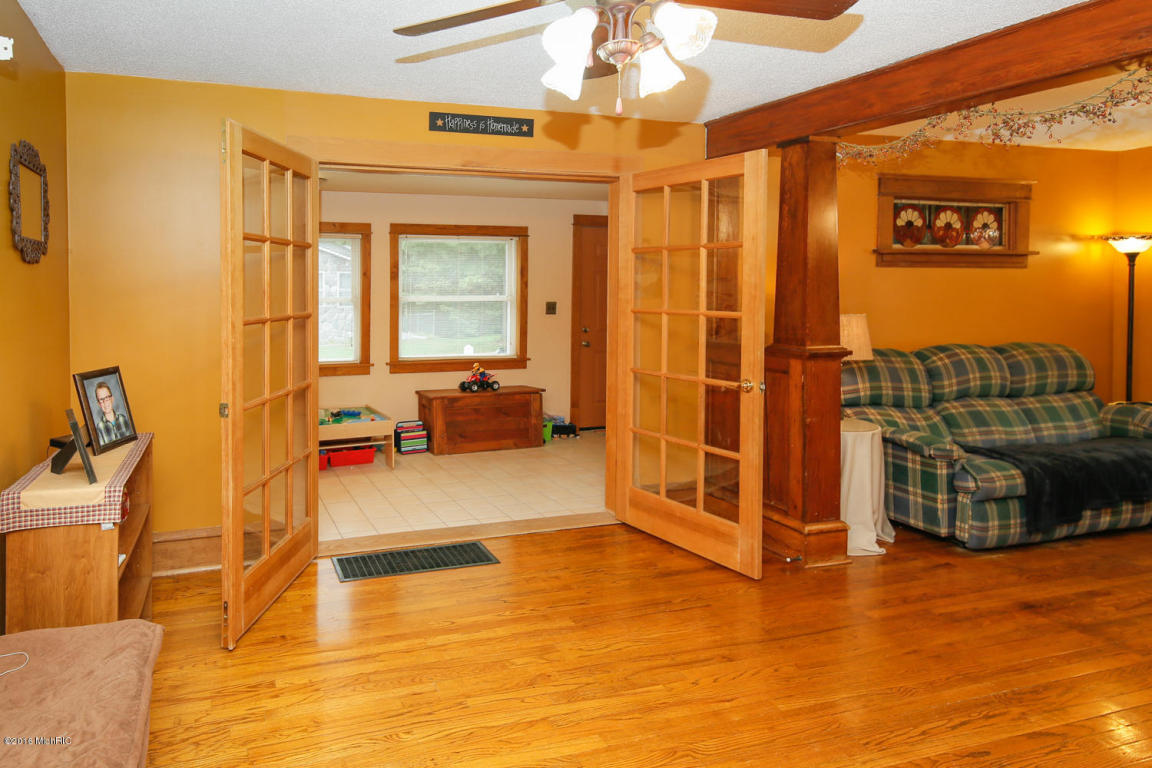 507 Spring St, Three Rivers, MI 49093 photo 7
