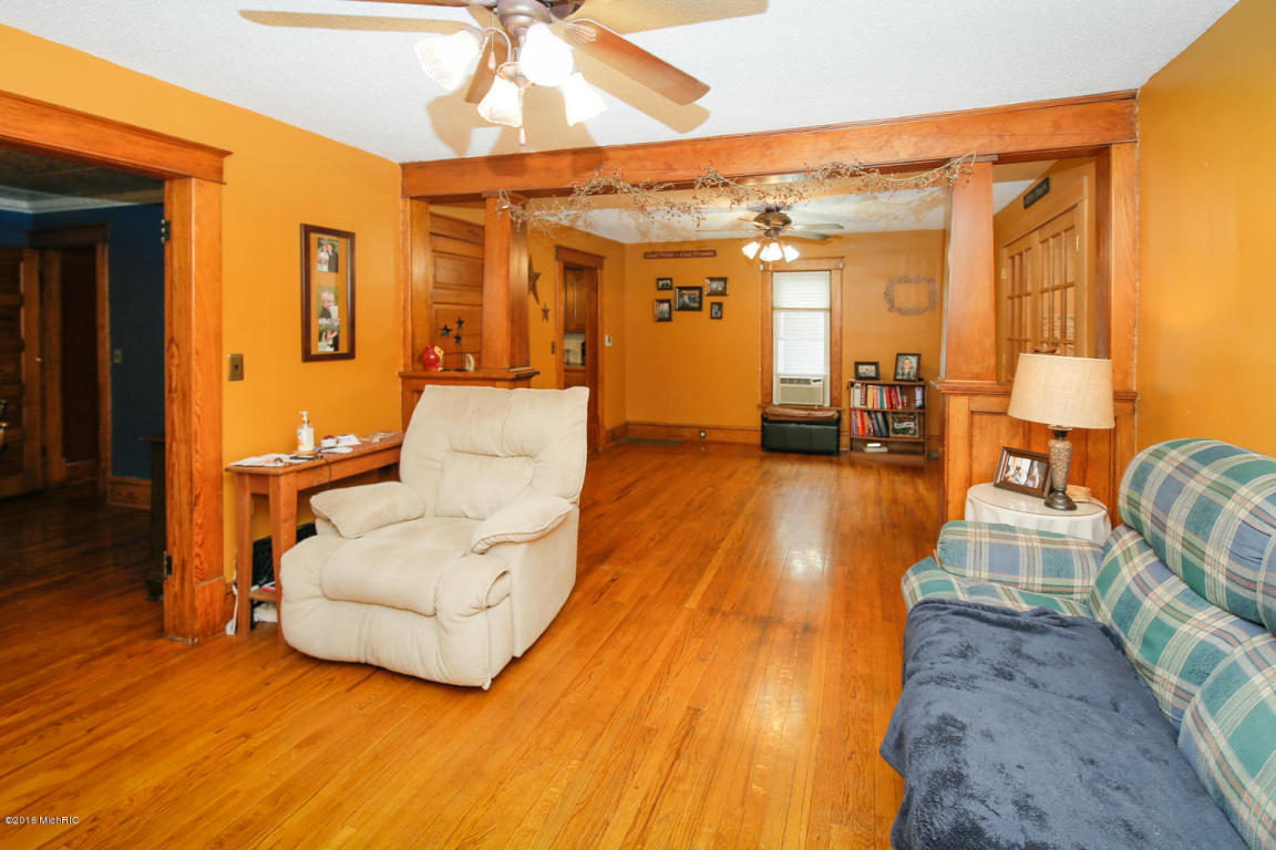 507 Spring St, Three Rivers, MI 49093 photo 5