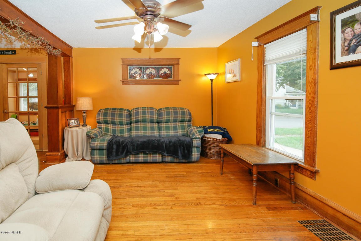 507 Spring St, Three Rivers, MI 49093 photo 4