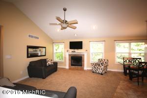 223 Phoenix Ct, Plainwell, MI 49080 photo 4