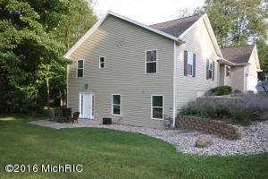 223 Phoenix Ct, Plainwell, MI 49080 photo 25