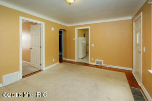 504 Keyes Dr, Parchment, MI 49004 photo 4