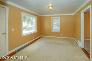 504 Keyes Dr, Parchment, MI 49004 photo 3