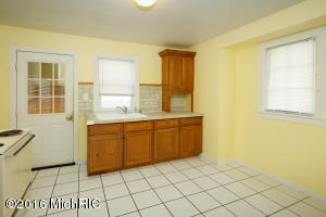 504 Keyes Dr, Parchment, MI 49004 photo 5