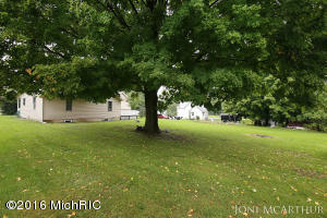 119 S D, Trufant, MI 49347 photo 23