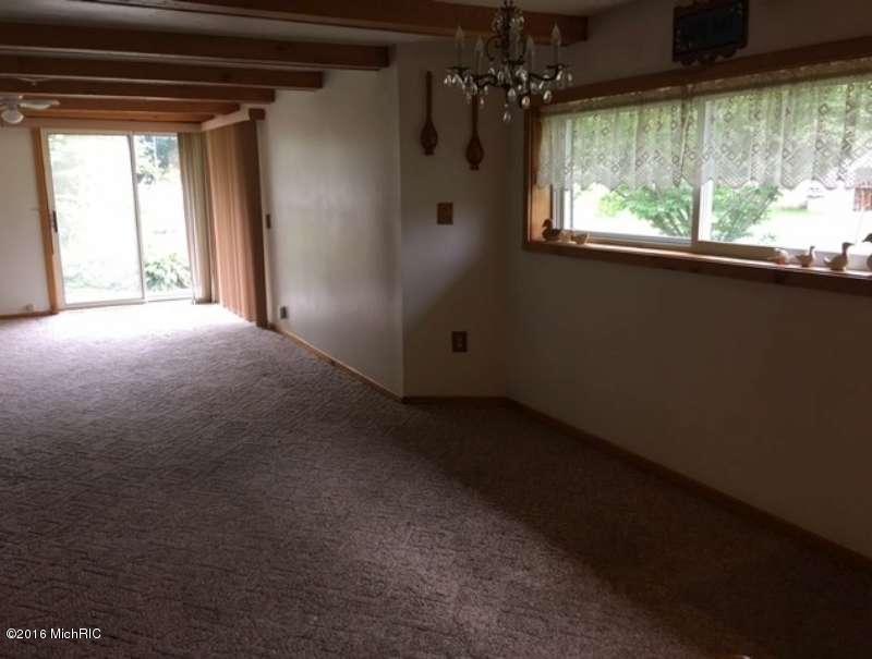 239 S State, Hesperia, MI 49421 photo 5