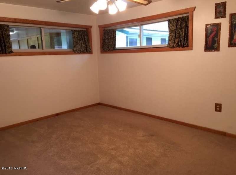 239 S State, Hesperia, MI 49421 photo 9