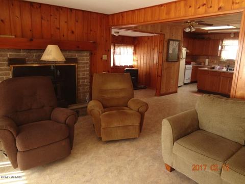 784 Mohawk Trl, White Cloud, MI 49349 photo 4