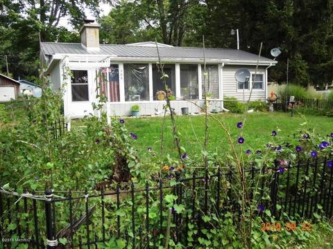 784 Mohawk Trl, White Cloud, MI 49349 photo 17