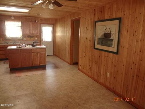 784 Mohawk Trl, White Cloud, MI 49349 photo 7