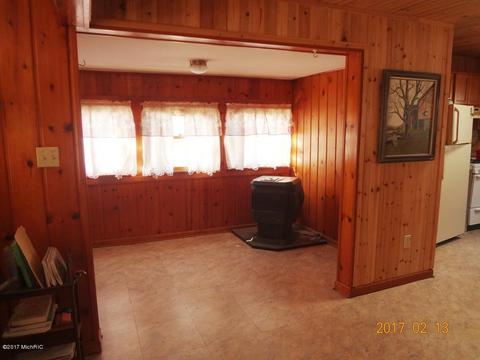 784 Mohawk Trl, White Cloud, MI 49349 photo 10