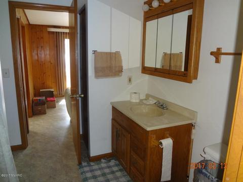 784 Mohawk Trl, White Cloud, MI 49349 photo 13