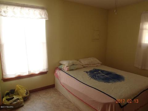 784 Mohawk Trl, White Cloud, MI 49349 photo 11