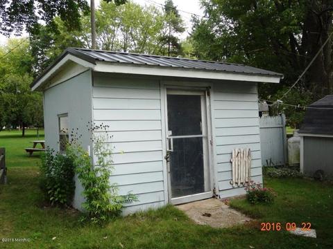 784 Mohawk Trl, White Cloud, MI 49349 photo 18