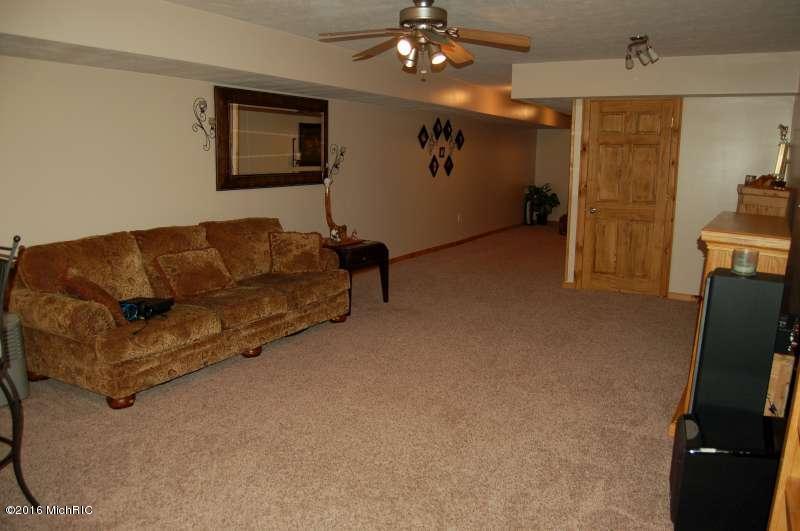 6368 Messer, Freeport, MI 49325 photo 18