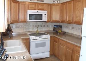 528 Cosmopolitan, Marshall, MI 49068 photo 8