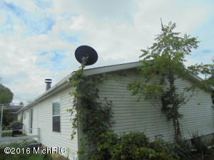6858 Johnson Rd, Belding, MI 48809 photo 3