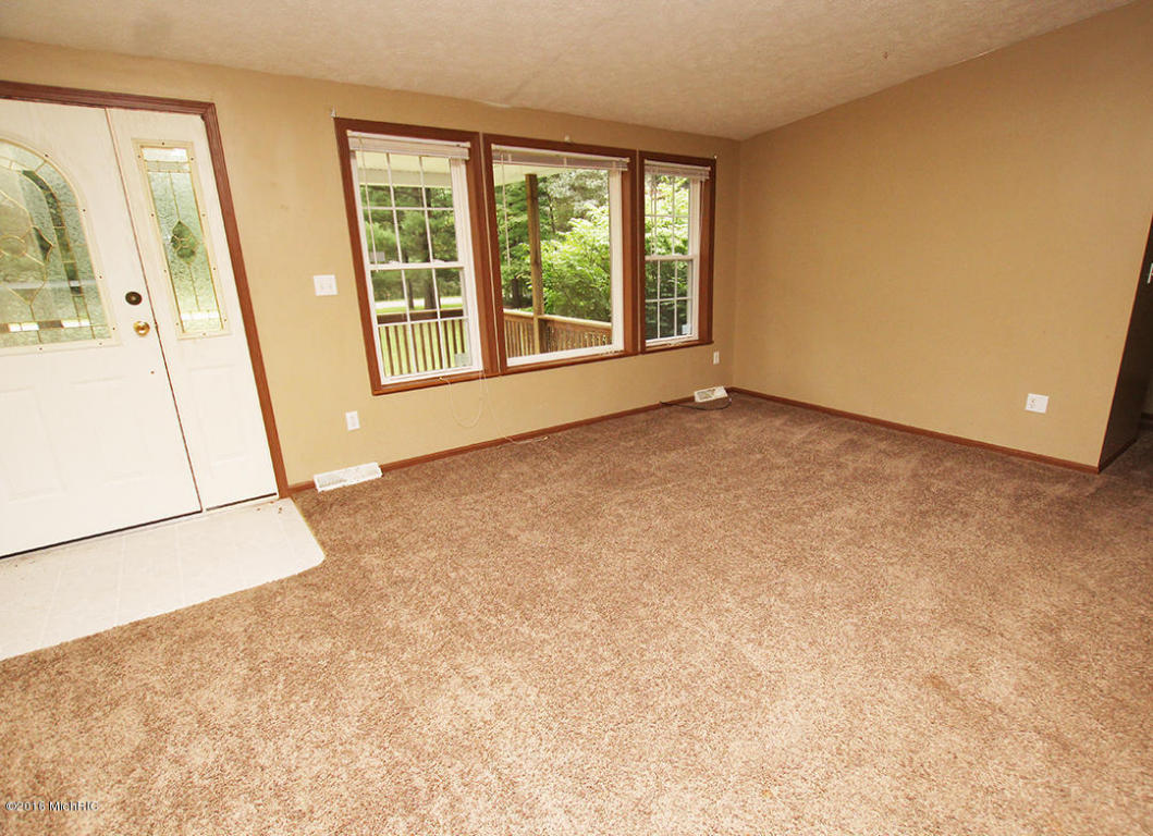 2709 S Walnut Ave, White Cloud, MI 49349 photo 10