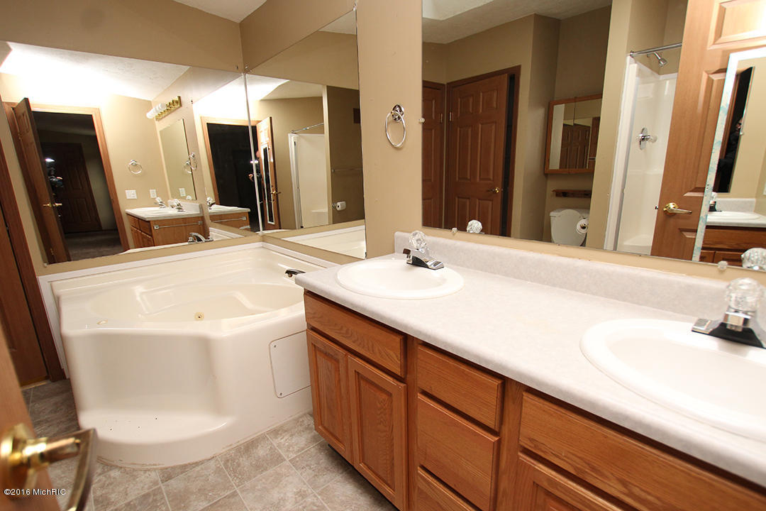 2709 S Walnut Ave, White Cloud, MI 49349 photo 16