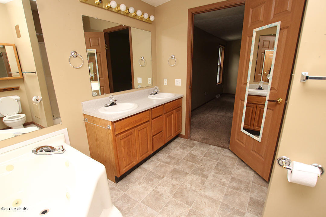 2709 S Walnut Ave, White Cloud, MI 49349 photo 17