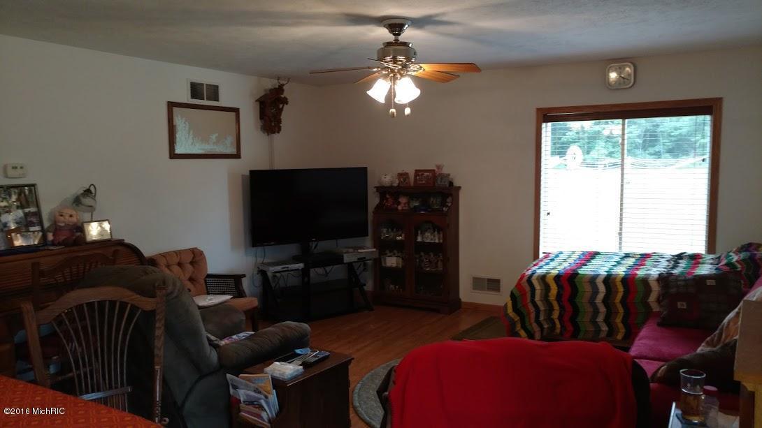 2726 S Duffield Rd, Sumner, MI 48889 photo 8