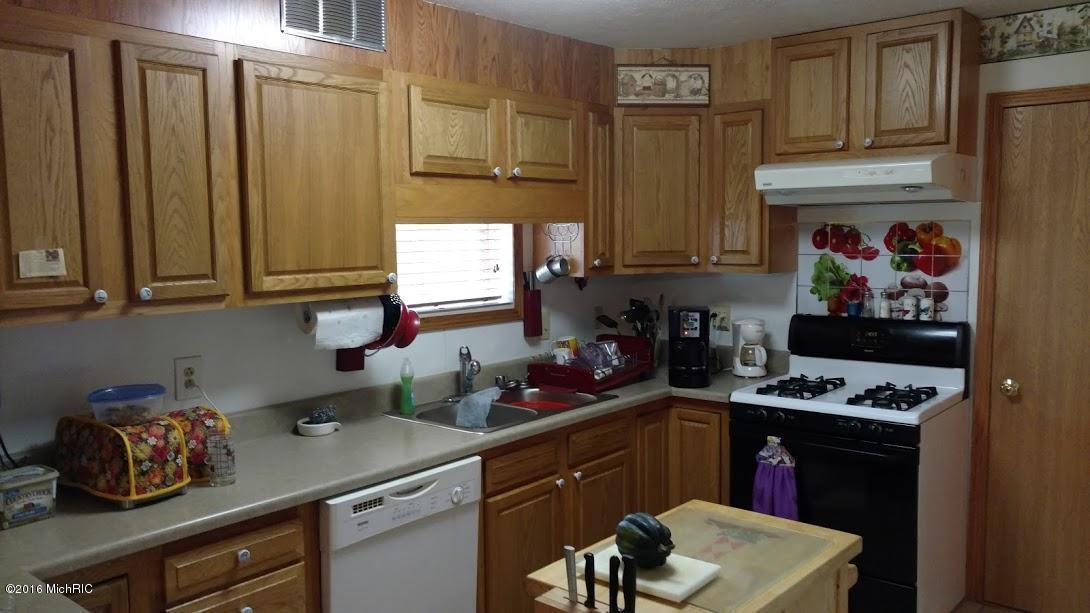 2726 S Duffield Rd, Sumner, MI 48889 photo 6