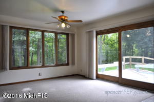 935 Park St, Belding, MI 48809 photo 10