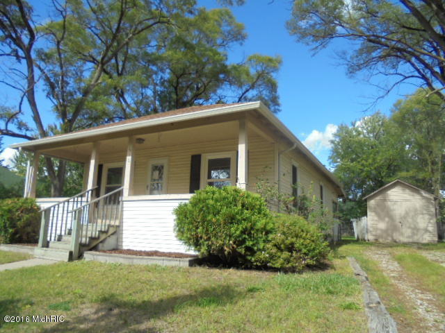 610 Morton Ave, Belding, MI 48809 photo 2