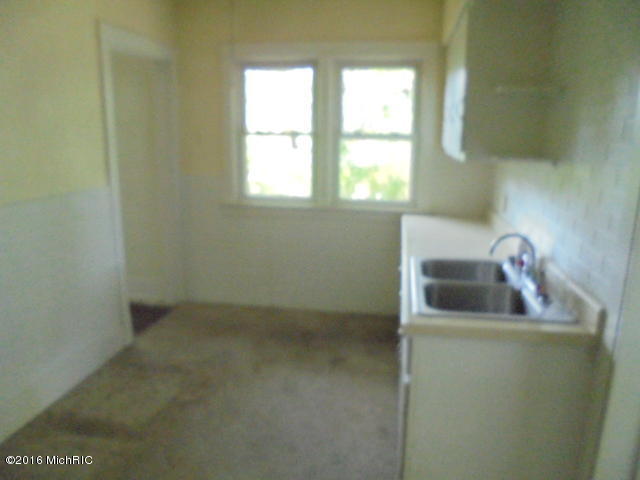 610 Morton Ave, Belding, MI 48809 photo 11