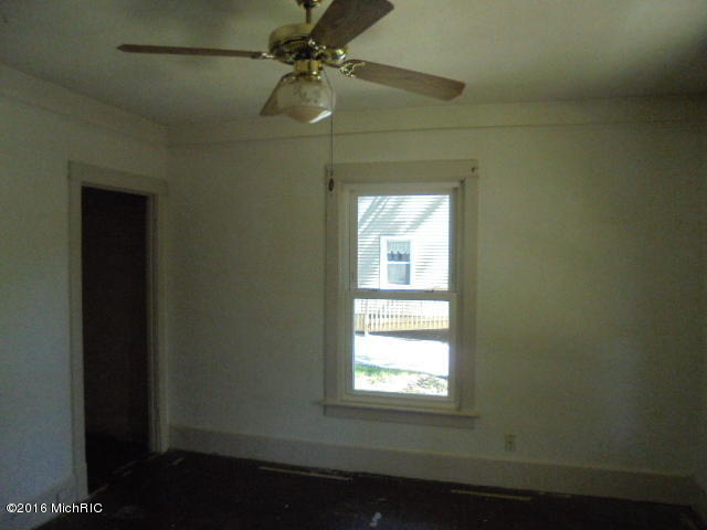 610 Morton Ave, Belding, MI 48809 photo 18