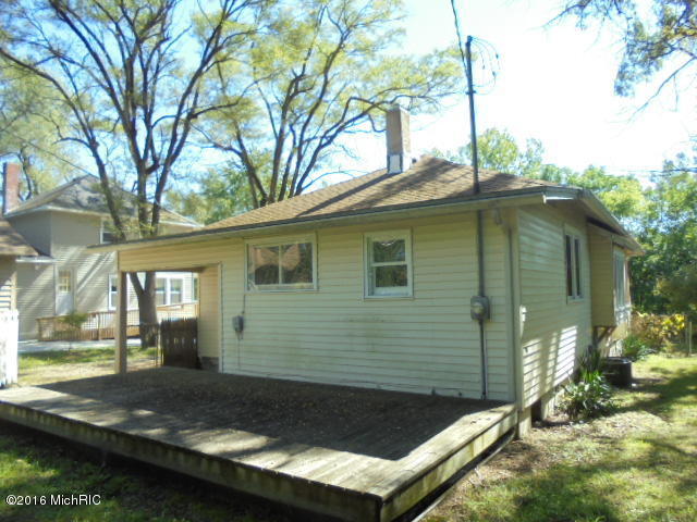 610 Morton Ave, Belding, MI 48809 photo 4