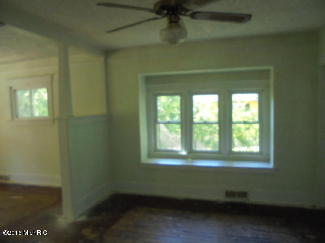610 Morton Ave, Belding, MI 48809 photo 16