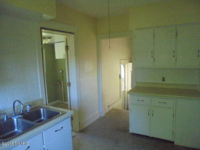 610 Morton Ave, Belding, MI 48809 photo 10