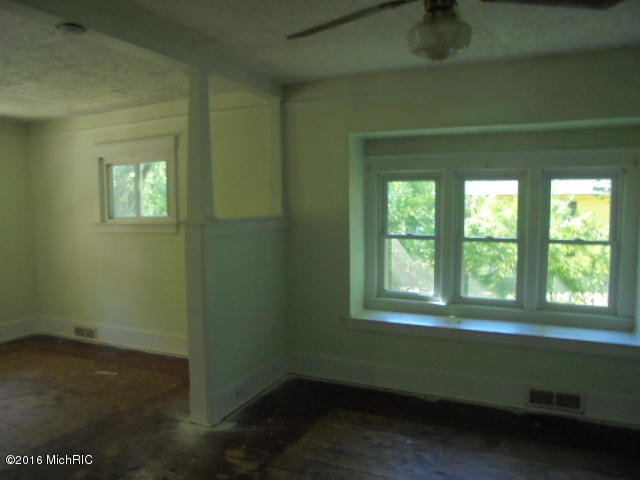 610 Morton Ave, Belding, MI 48809 photo 14