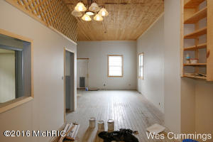 121 E Congress St, Belding, MI 48809 photo 9