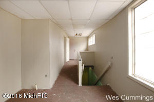 121 E Congress St, Belding, MI 48809 photo 6