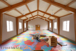 121 E Congress St, Belding, MI 48809 photo 4