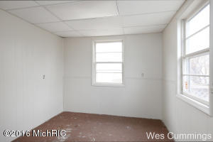 121 E Congress St, Belding, MI 48809 photo 10