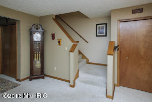 1205 Comstock Dr, Marshall, MI 49068 photo 12