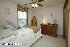 1205 Comstock Dr, Marshall, MI 49068 photo 16