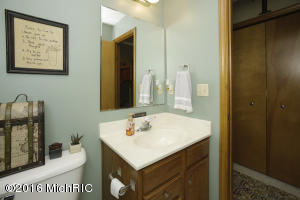 1205 Comstock Dr, Marshall, MI 49068 photo 11