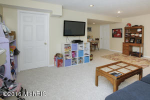 1205 Comstock Dr, Marshall, MI 49068 photo 20