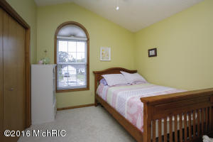 1205 Comstock Dr, Marshall, MI 49068 photo 18