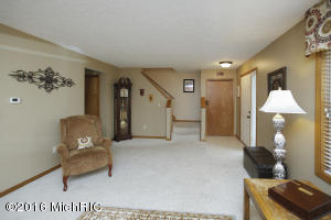 1205 Comstock Dr, Marshall, MI 49068 photo 6