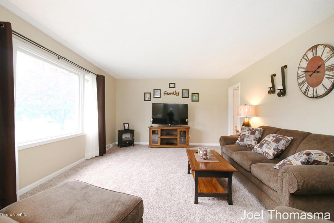 854 N State Rd, Belding, MI 48809 photo 3
