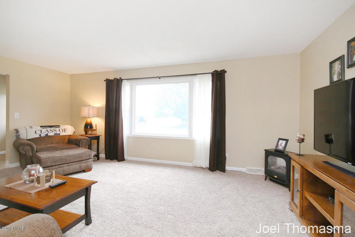 854 N State Rd, Belding, MI 48809 photo 5