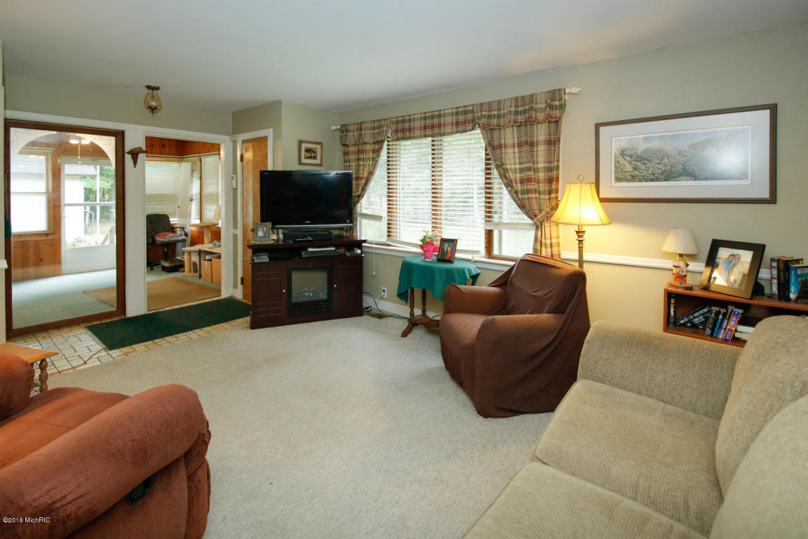 1149 44th St, Pullman, MI 49450 photo 2