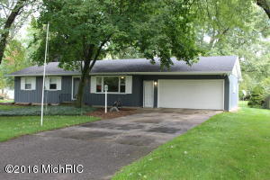 430 Levac Dr, Belding, MI 48809 photo 2