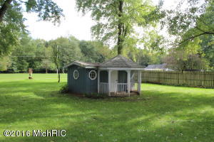 430 Levac Dr, Belding, MI 48809 photo 4