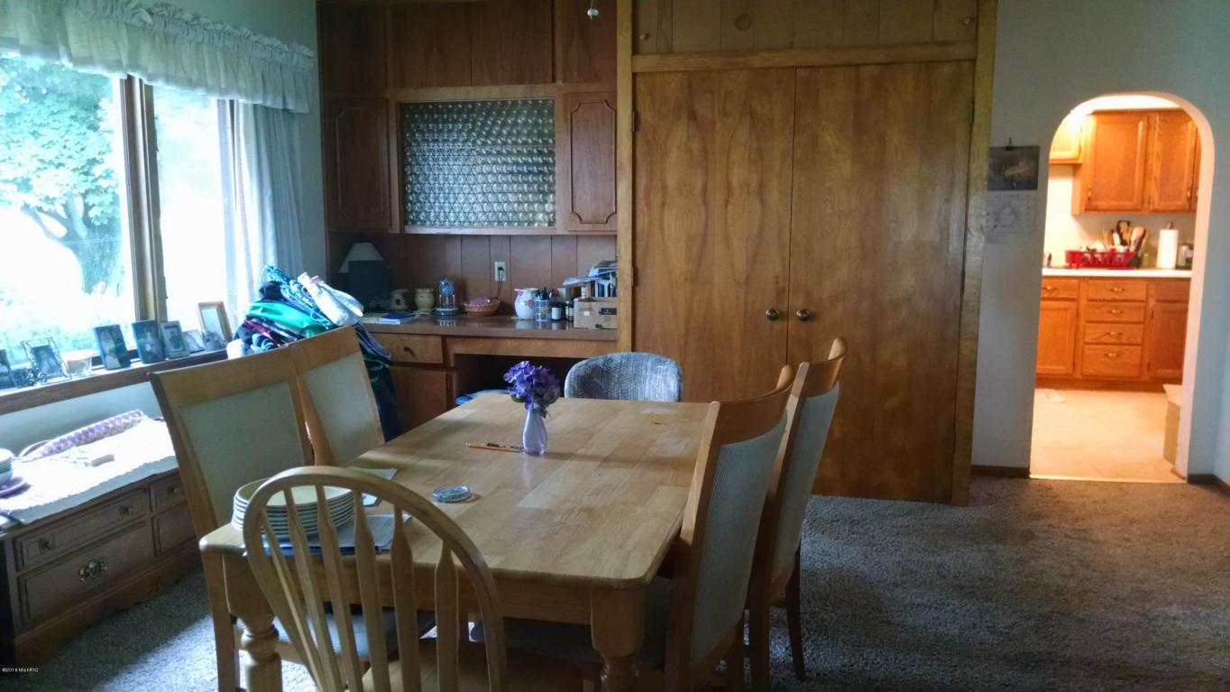 9739 E Carson City Rd, Carson City, MI 48811 photo 6